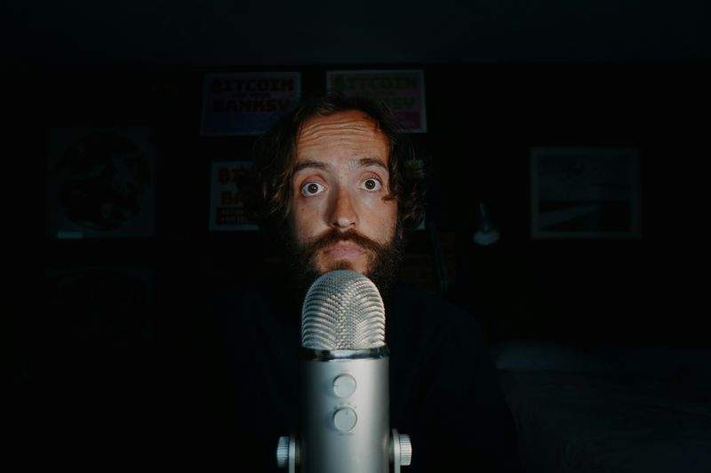 Leie av lydisolert podcaststudio
